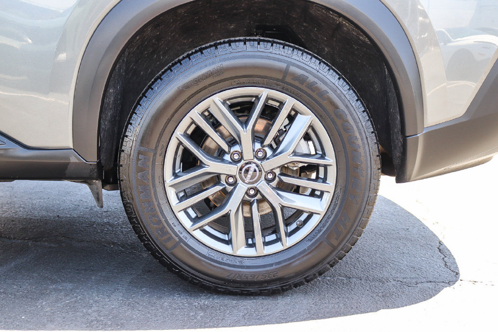 Used 2023 Nissan Rogue S FWD image 10