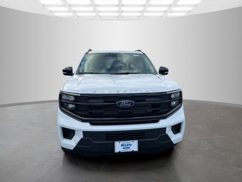 New 2025 Ford Expedition Active image 2