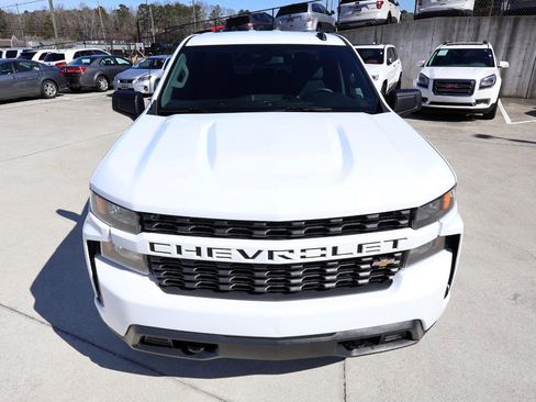 Used 2020 Chevrolet Silverado 1500 Custom w/ Custom Value Package image 11
