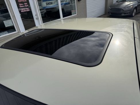 Used 1998 Nissan Altima GLE image 12