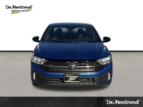 Used 2024 Volkswagen Jetta Sport image 2