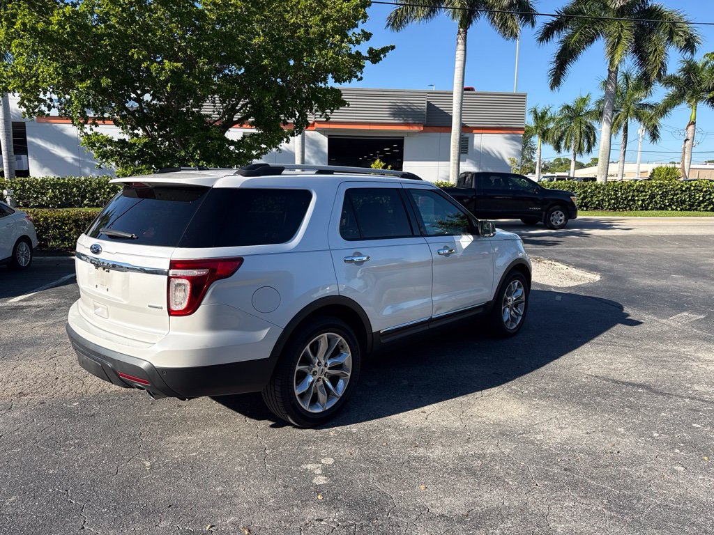 Used 2013 Ford Explorer XLT AWD/4WD image 3