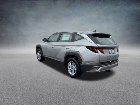 Certified 2025 Hyundai Tucson SE image 17