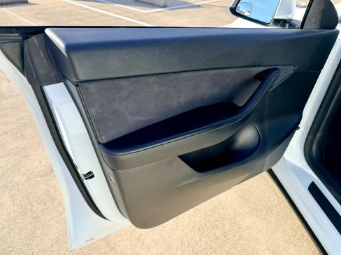 Used 2022 Tesla Model Y Performance AWD/4WD image 21