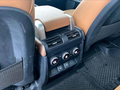 Used 2023 Land Rover Defender 130 First Edition image 29