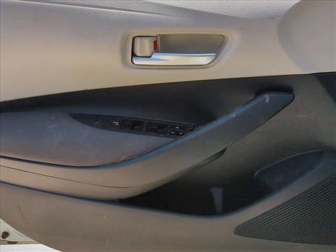 Certified 2021 Toyota Corolla LE FWD image 11