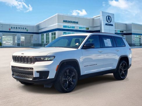 Used 2022 Jeep Grand Cherokee L Laredo image 3