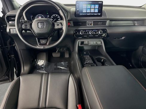 Used 2023 Honda Pilot TrailSport image 22