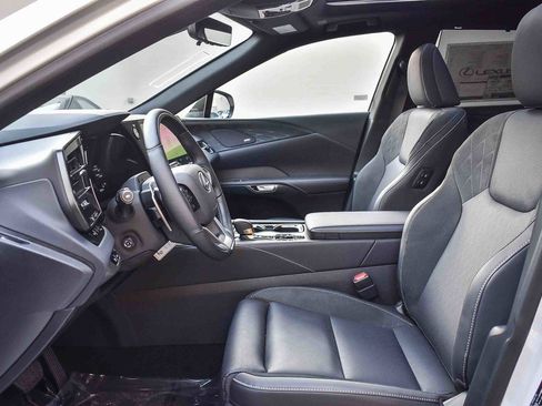 New 2026 Lexus RX 450h AWD image 17
