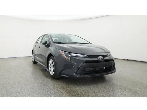 Used 2025 Toyota Corolla LE FWD image 36