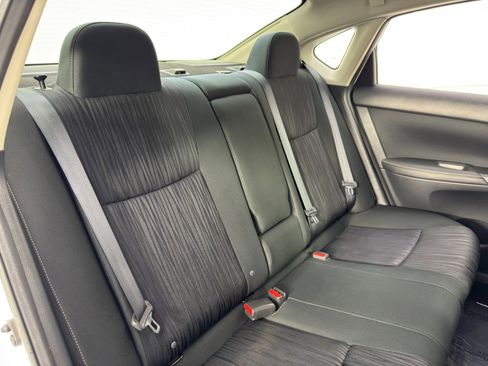 Used 2019 Nissan Sentra SV image 32