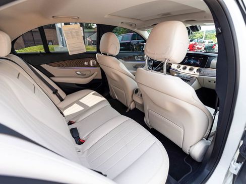 Used 2022 Mercedes-Benz E 350 4MATIC Sedan image 31