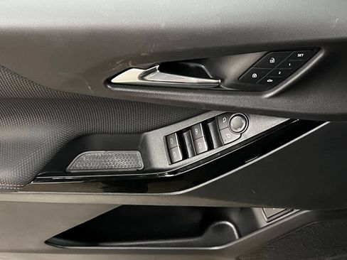New 2026 Chevrolet Equinox RS w/ Convenience Package III FWD image 13