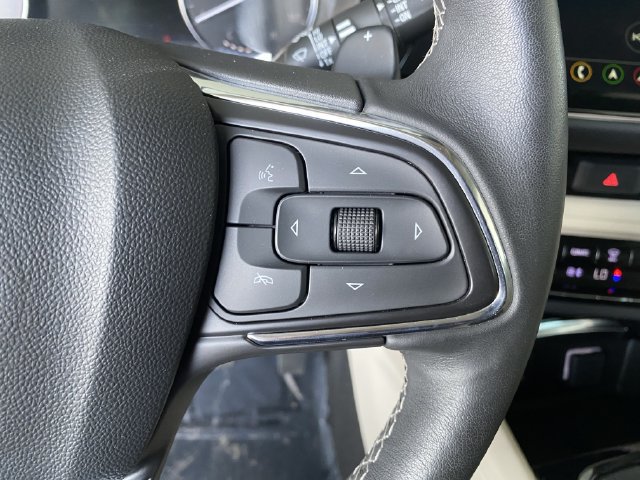 Used 2023 Buick Envision Avenir FWD image 31