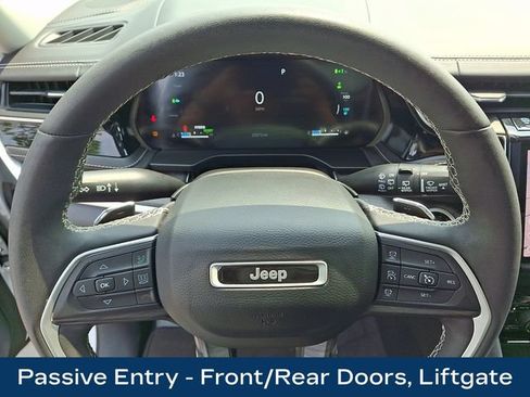 Used 2022 Jeep Grand Cherokee Limited 4xe w/ Luxury Tech Group II AWD/4WD image 4