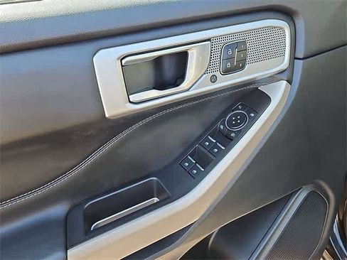 Used 2023 Ford Explorer Limited w/ Equipment Group 301A image 29