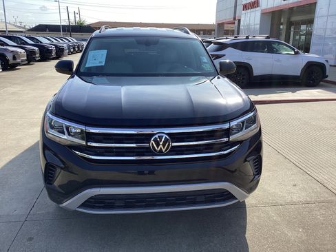 Used 2023 Volkswagen Atlas SE AWD/4WD image 2