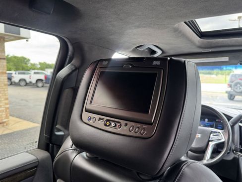 Used 2019 Cadillac Escalade Platinum w/ Escalade Sport Edition AWD/4WD image 30
