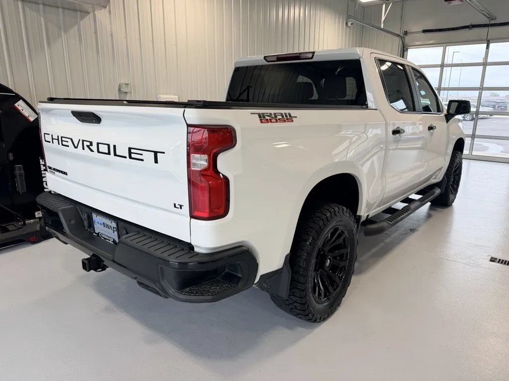 Used 2021 Chevrolet Silverado 1500 LT Trail Boss w/ LPO, Dark Essentials Package AWD/4WD image 3