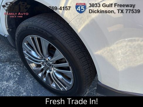 Used 2021 Toyota Venza XLE w/ Softex Package image 5