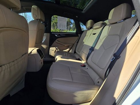 Used 2021 Porsche Macan image 15