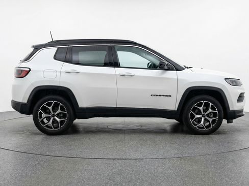 Used 2025 Jeep Compass Limited AWD/4WD image 11