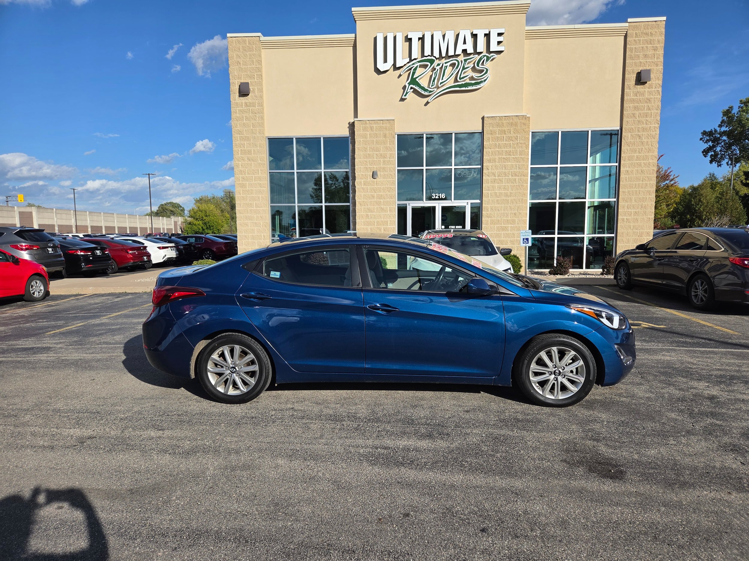 Used 2014 Hyundai Elantra SE w/ Option Group 02 FWD image 1