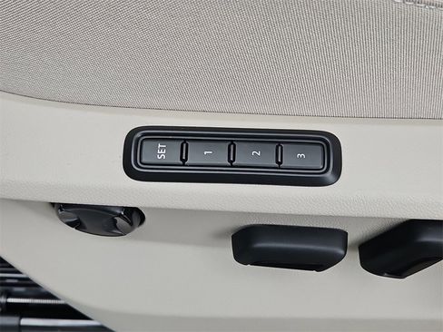 New 2025 Volkswagen Atlas SEL image 13