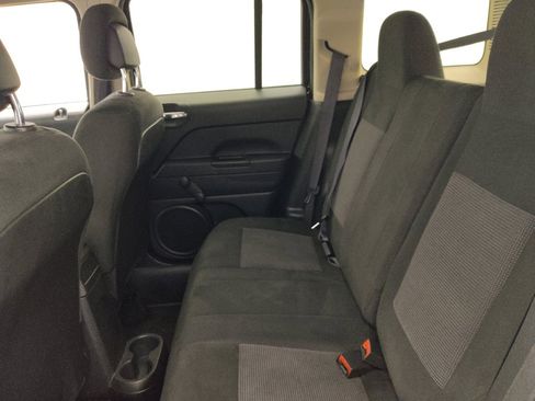 Used 2016 Jeep Patriot Sport FWD image 18