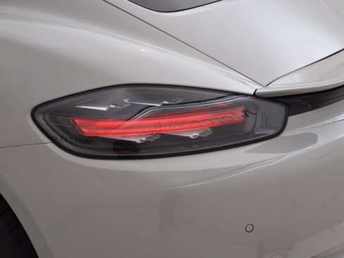 Used 2019 Porsche 718 Cayman RWD image 13