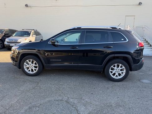Used 2018 Jeep Cherokee Latitude Plus image 4