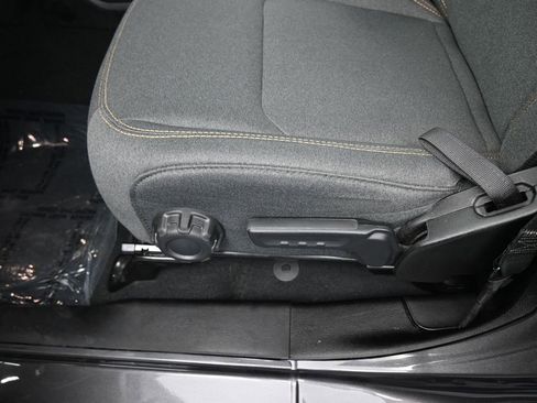 Used 2024 Jeep Wrangler Unlimited AWD/4WD image 13