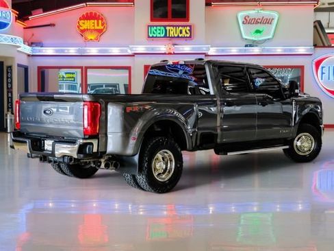 Used 2023 Ford F350 XLT w/ FX4 Off-Road Package AWD/4WD image 3