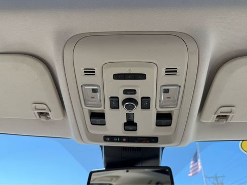 Used 2023 GMC Yukon Denali AWD/4WD image 30
