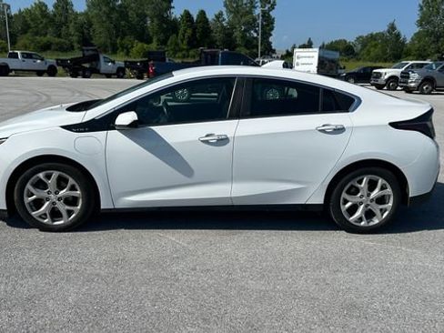 Used 2016 Chevrolet Volt Premier w/ Driver Confidence Package FWD image 6