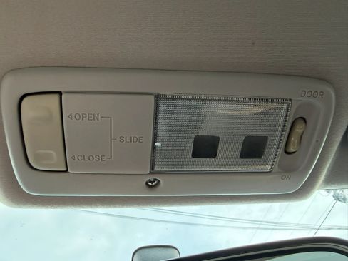 Used 2003 Toyota Celica GT FWD image 27