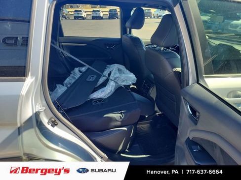 Used 2025 Subaru Forester Touring image 10