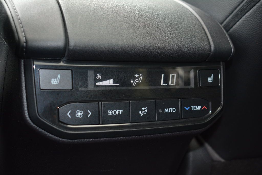 Used 2021 Toyota Highlander Platinum AWD/4WD image 26