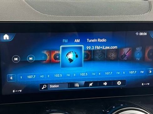 Used 2022 Mercedes-Benz GLB 250 image 26