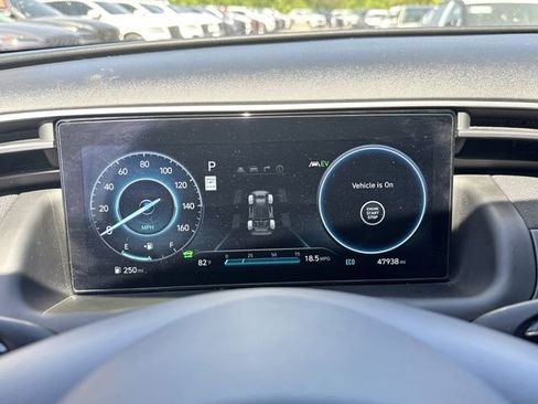Certified 2022 Hyundai Tucson Limited w/ Cargo Package AWD/4WD image 27