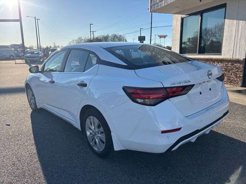 Used 2024 Nissan Sentra S image 6