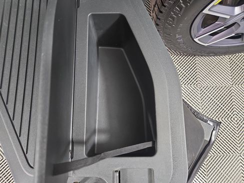 Used 2022 Rivian R1T Launch Edition image 32