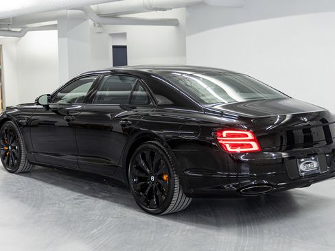 New 2025 Bentley Flying Spur Plug-In Hybrid image 3