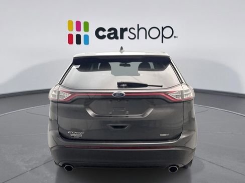 Used 2018 Ford Edge SE image 4
