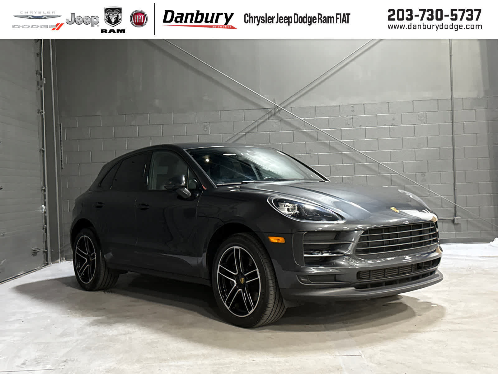 Used 2021 Porsche Macan AWD/4WD image 1