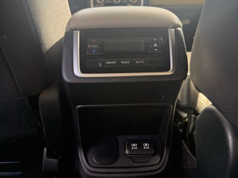 Used 2021 Subaru Ascent Premium w/ Convenience Package image 18