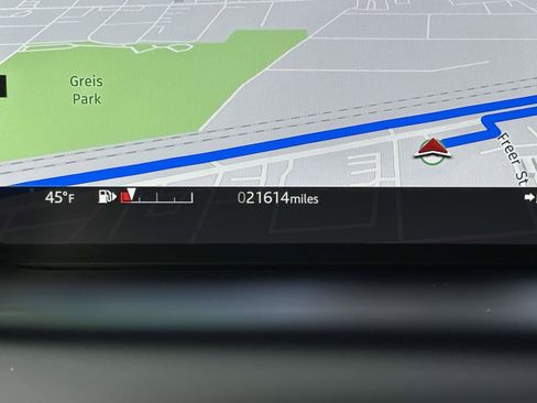 Used 2021 Land Rover Discovery Sport SE R-Dynamic image 24