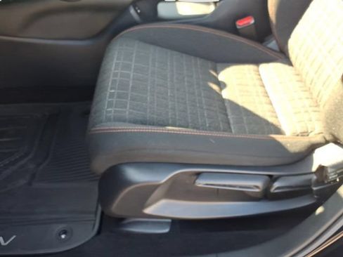 Used 2025 Honda HR-V Sport image 15