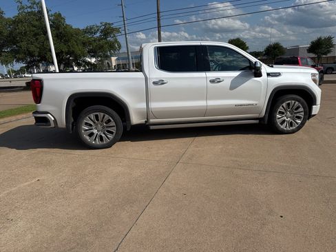 Used 2022 GMC Sierra 1500 Denali w/ Denali Premium Package AWD/4WD image 8