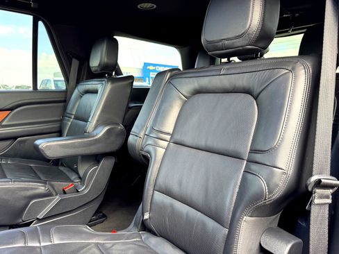 Used 2024 Lincoln Navigator Reserve image 19